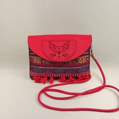 Женская сумка-клатч в стиле «этно»